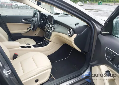 2015 Mercedes-Benz Gla 250 4Matic z USA, uszkodzony, nr VIN WDCTG4GB7FJ145377